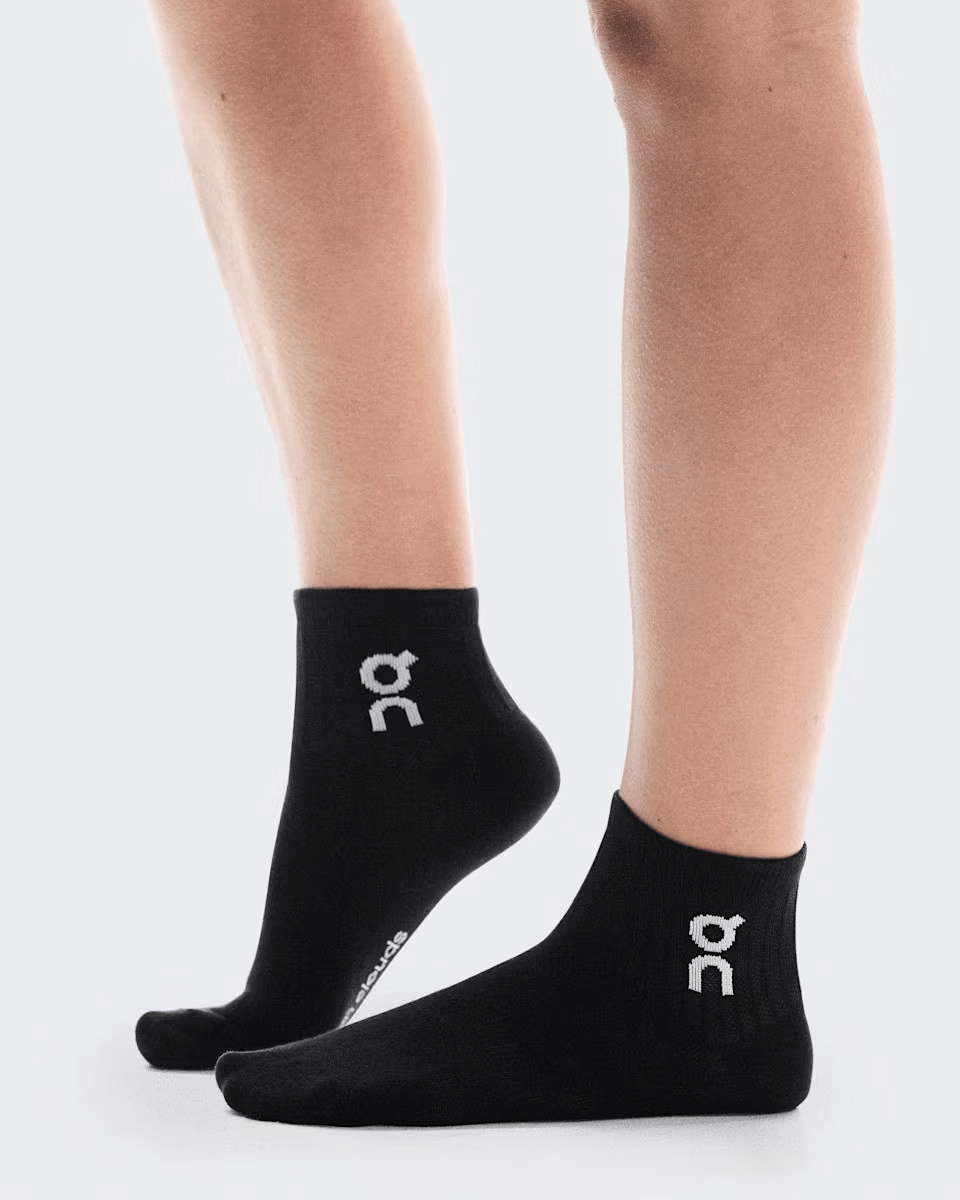 On Logo Socks Mid 3-Pack in Black – alternate product view