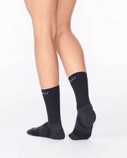 2XU Vectr Light Cushion Crew Socks – Black/Titanium - 4 - Xciter Sports Apparel