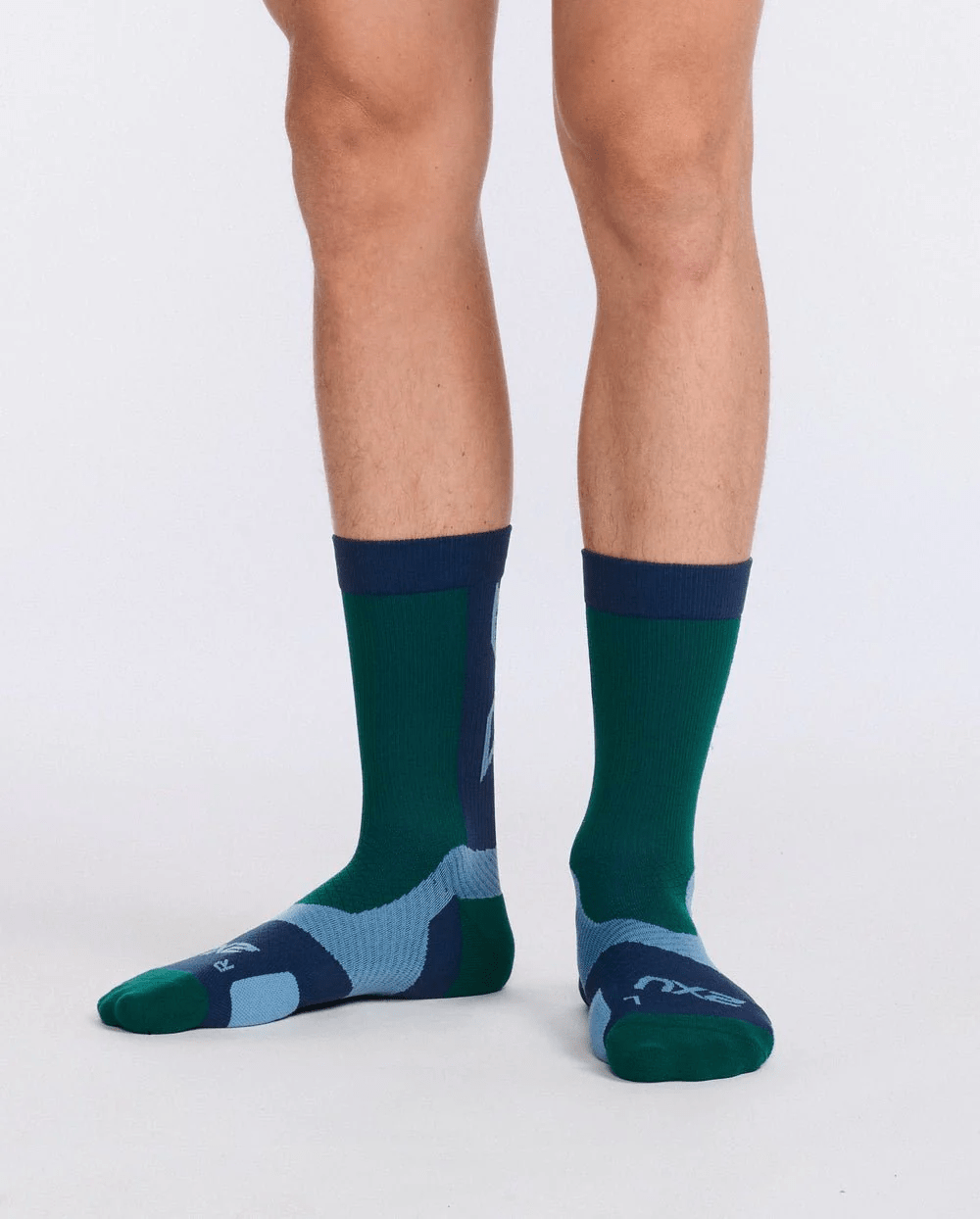 2XU Vectr Light Cushion Crew Socks – India Ink/Shadow - 2 - Xciter Sports Apparel