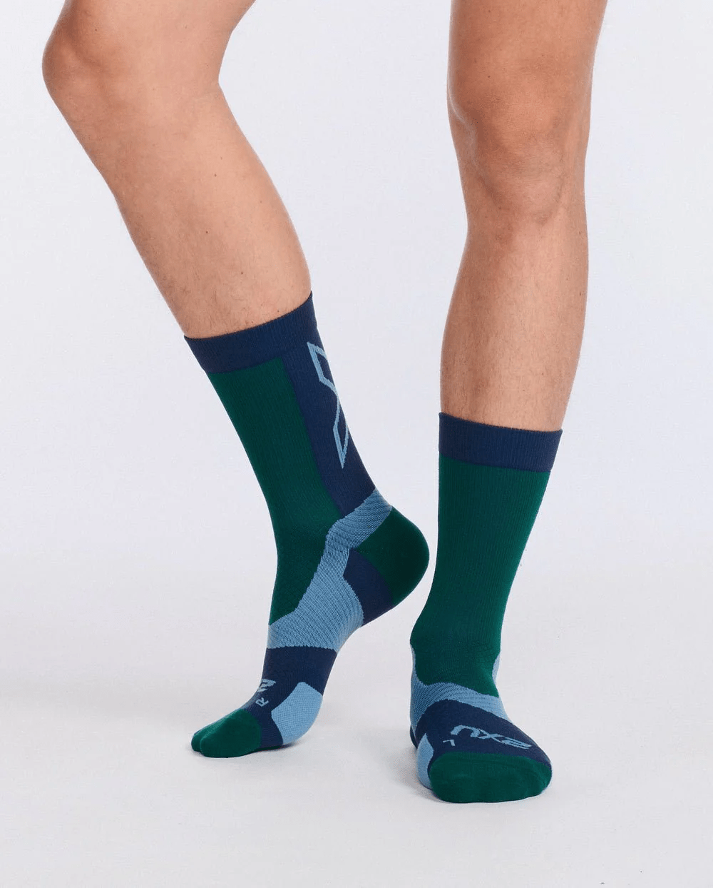 2XU Vectr Light Cushion Crew Socks – India Ink/Shadow - 1 - Xciter Sports Apparel