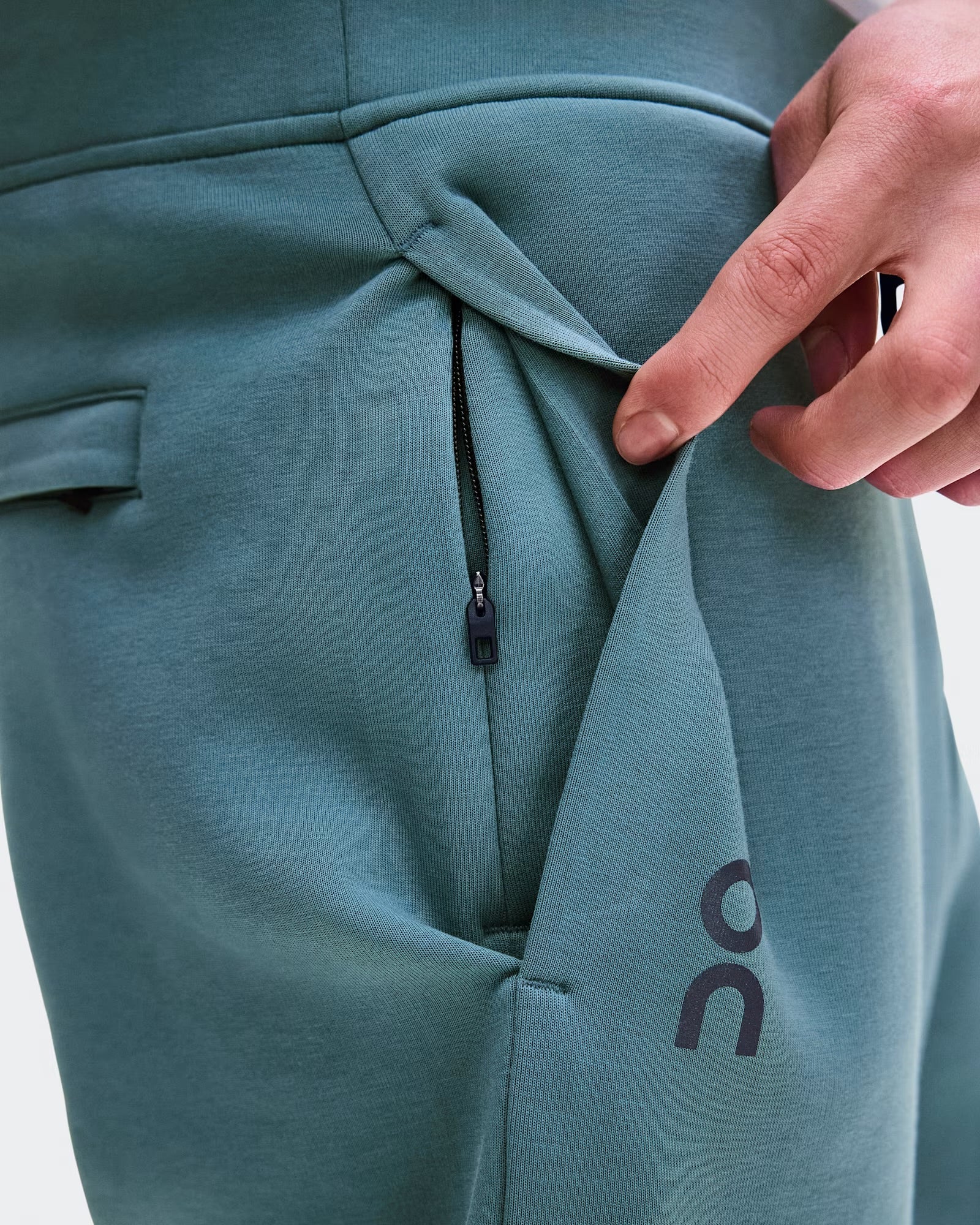 On Focus Tech Men’s Sweatpants Agave - side zip pocket detail