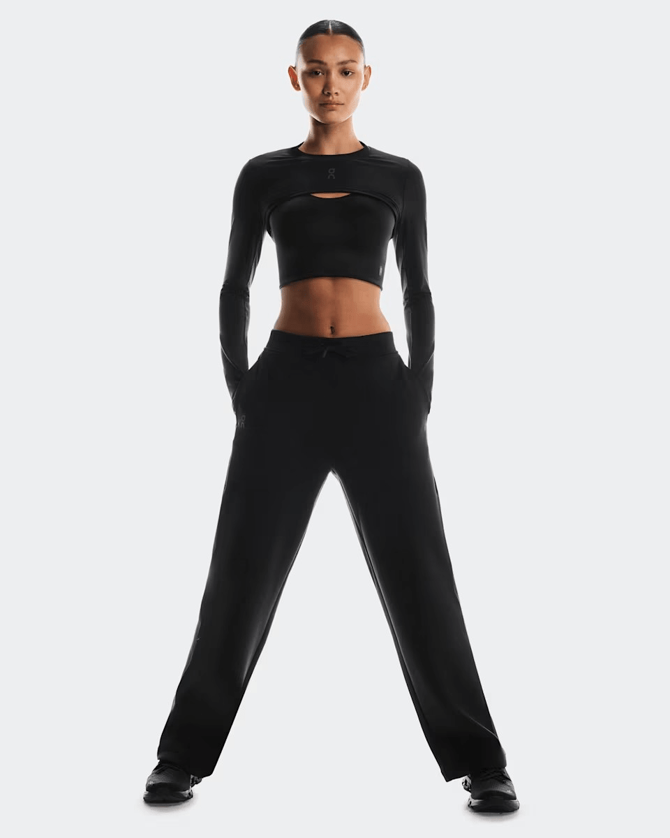On Focus Tech Women's Sweatpants Black - full outfit