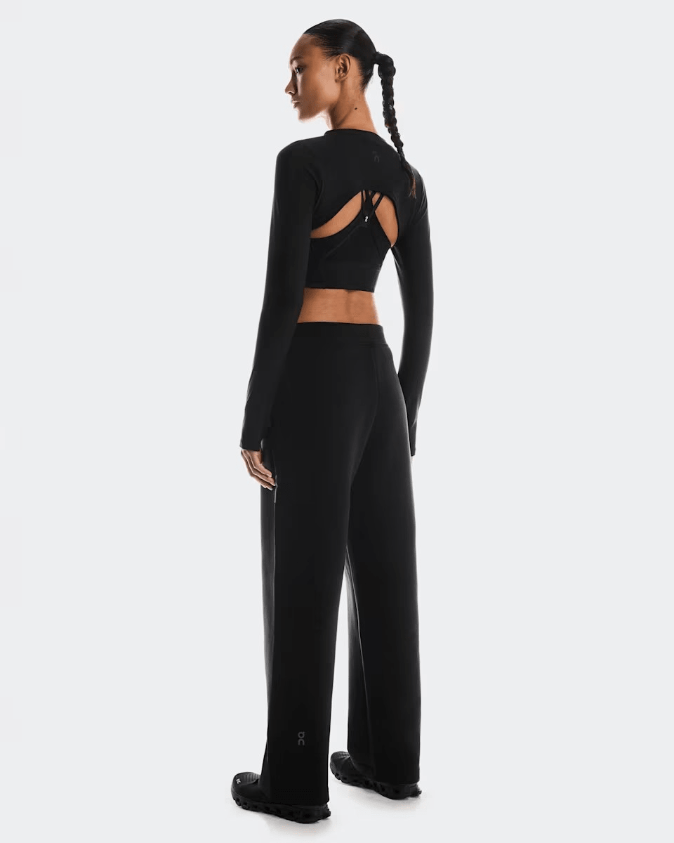 On Focus Tech Women's Sweatpants Black - fit detail